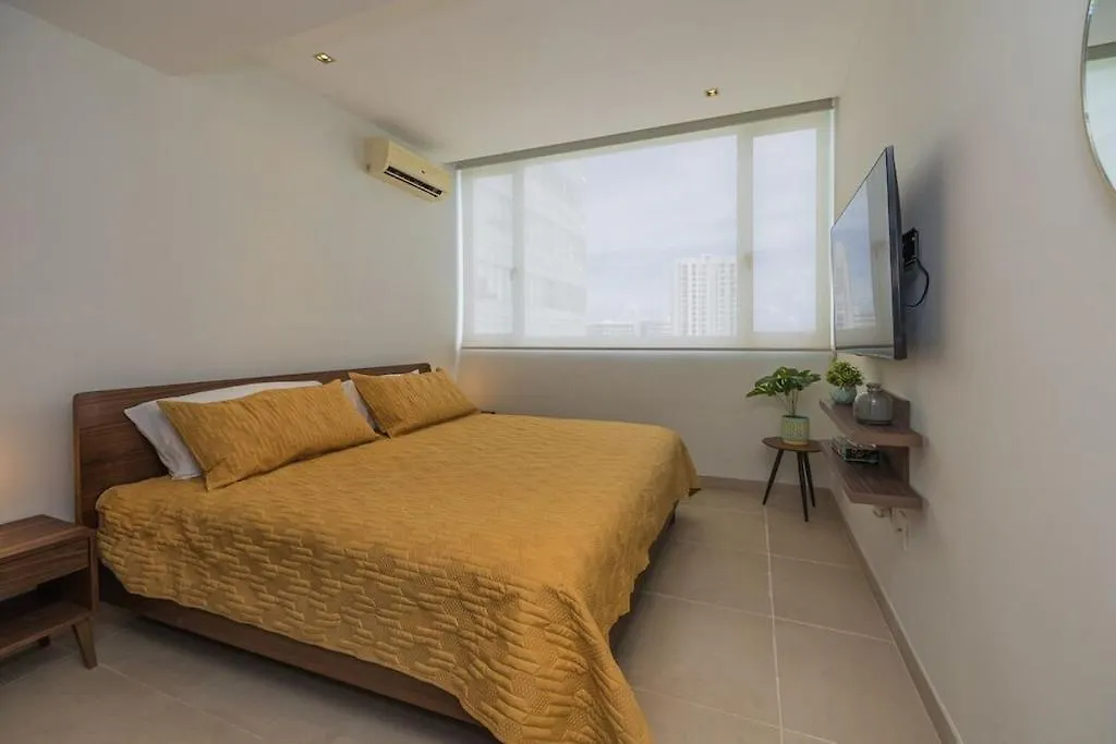 *New* Ocean & Lagoon View Apartment Next To Plaza Las Americas! Cancún Meksyk
