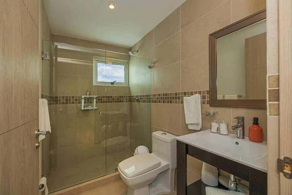 *New* Ocean & Lagoon View Apartment Next To Plaza Las Americas! Cancún 0*,  Meksyk