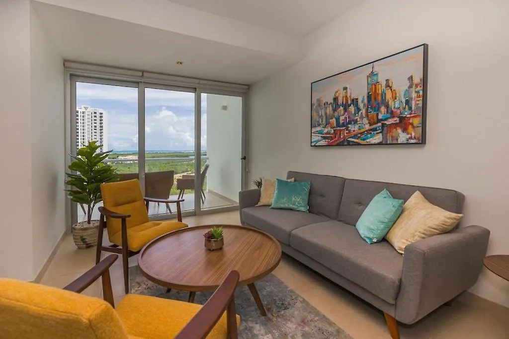 *New* Ocean & Lagoon View Apartment Next To Plaza Las Americas! Cancún