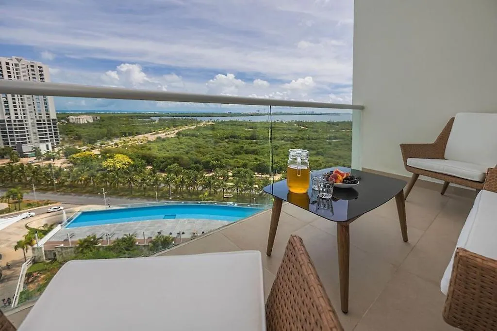 *New* Ocean & Lagoon View Apartment Next To Plaza Las Americas! Cancun Mexico